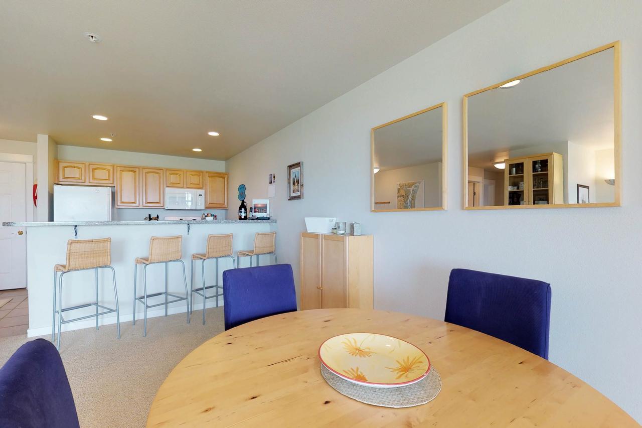 Family Beach Condo Уэстпорт Экстерьер фото