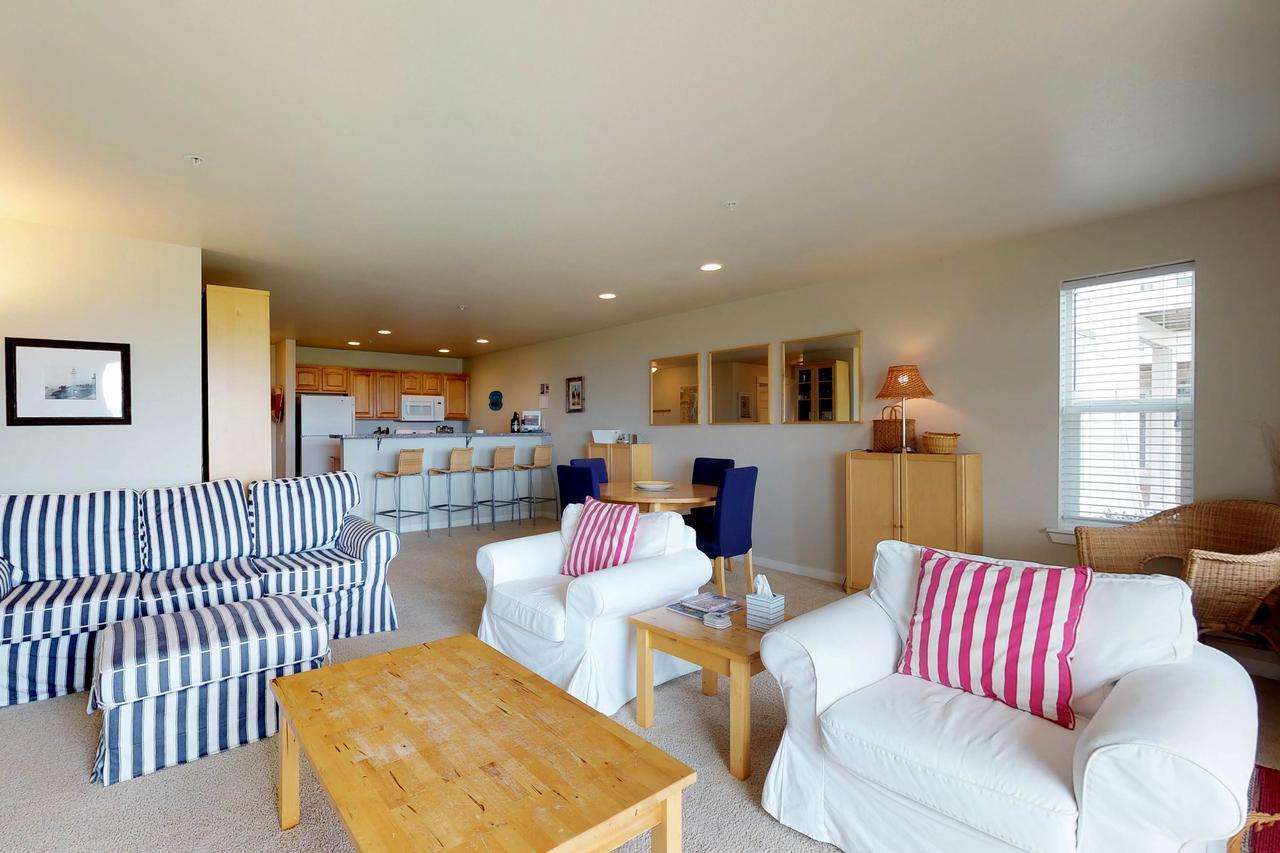 Family Beach Condo Уэстпорт Экстерьер фото